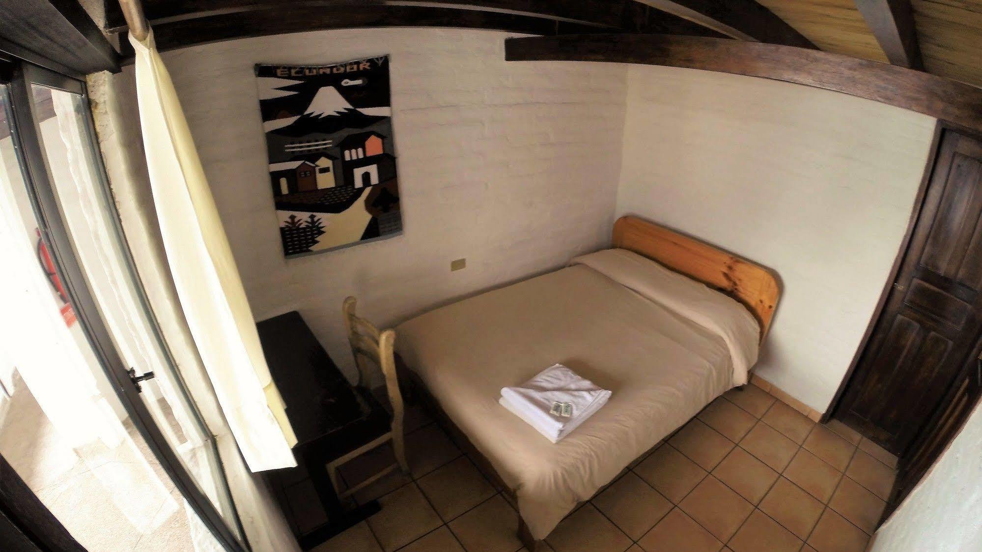 Hostal L'Auberge Inn Κίτο Εξωτερικό φωτογραφία